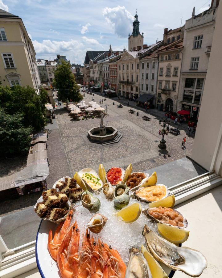 Oysters & Bubbles Gastro Hotel. Rynok Square Lviv Buitenkant foto